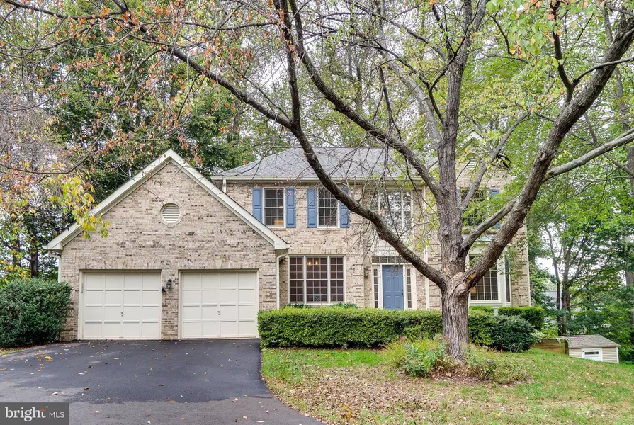 8004 CHIPPENHAM CT, Fairfax Station, VA 22039