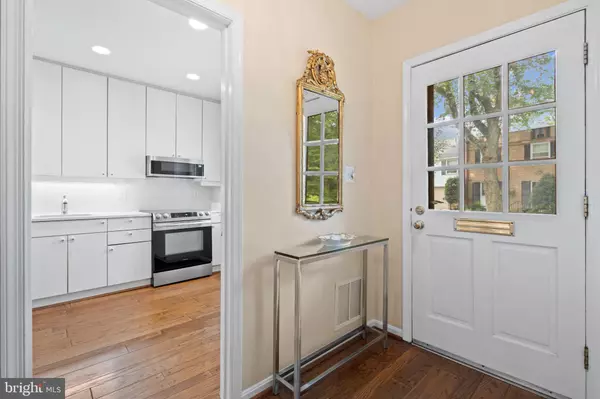 Chevy Chase, MD 20815,3533 HAMLET PL #506