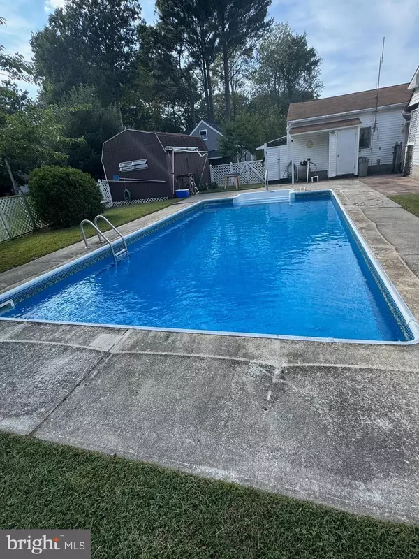 Ocean View, DE 19970,415 SERRILL AVE