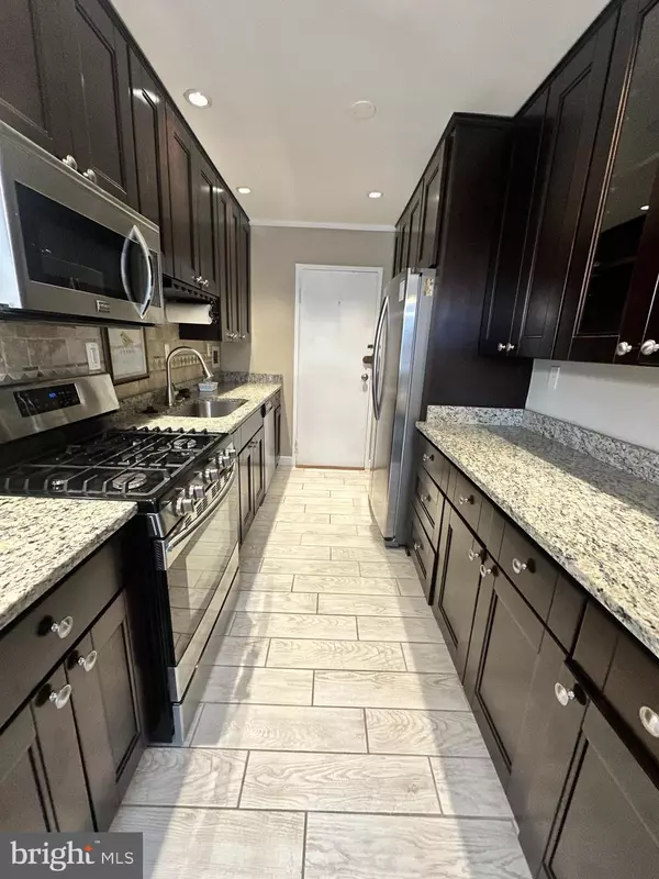 Alexandria, VA 22307,6641 WAKEFIELD DR #219