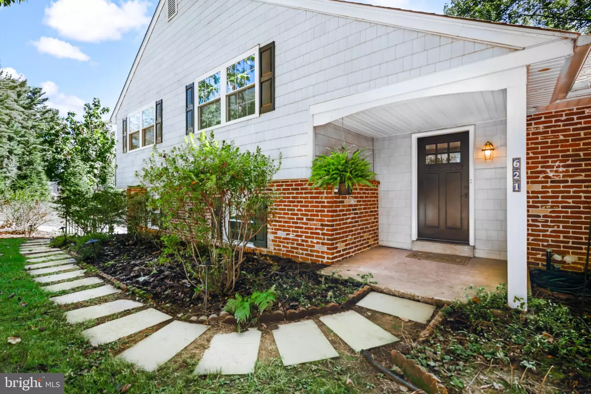 Media, PA 19063,621 BERRY LN