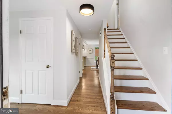 Springfield, VA 22153,8695 YOUNG CT