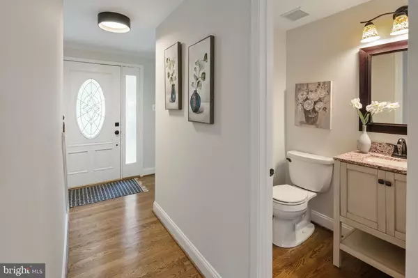 Springfield, VA 22153,8695 YOUNG CT