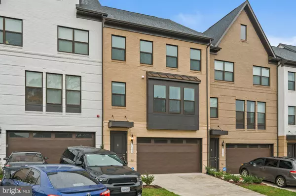 Chantilly, VA 20151,14303 YESLER AVE