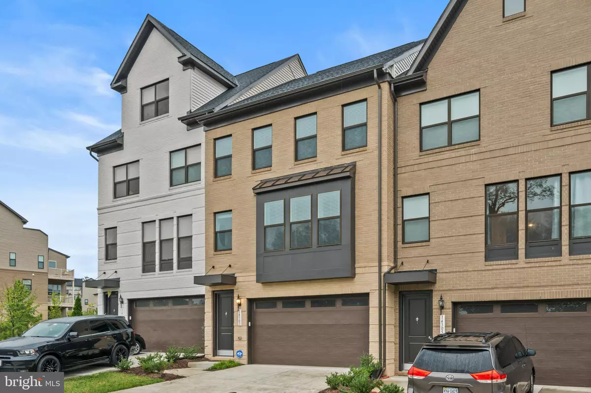 Chantilly, VA 20151,14303 YESLER AVE