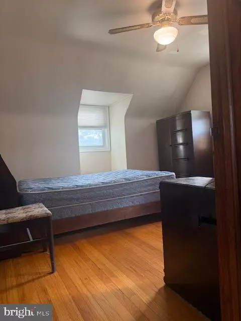 Baltimore, MD 21225,102 10TH AVE