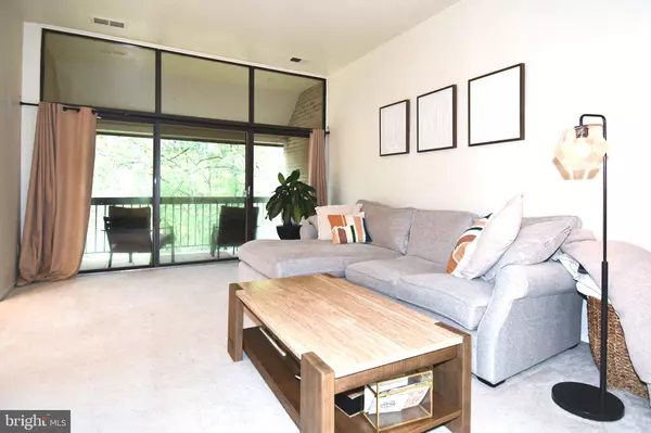 Reston, VA 20190,1672 PARKCREST CIR #300