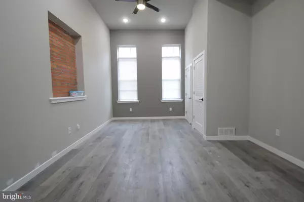 Philadelphia, PA 19121,2002 CECIL B MOORE AVE