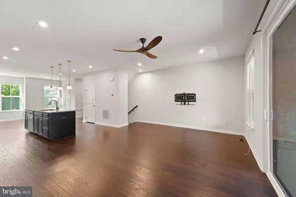 Ashburn, VA 20148,43400 APPLE ORCHARD SQ