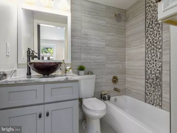 Upper Marlboro, MD 20772,8812 WOODSTOCK DR W