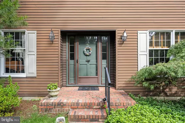 Medford, NJ 08055,4 SHERWOOD DR