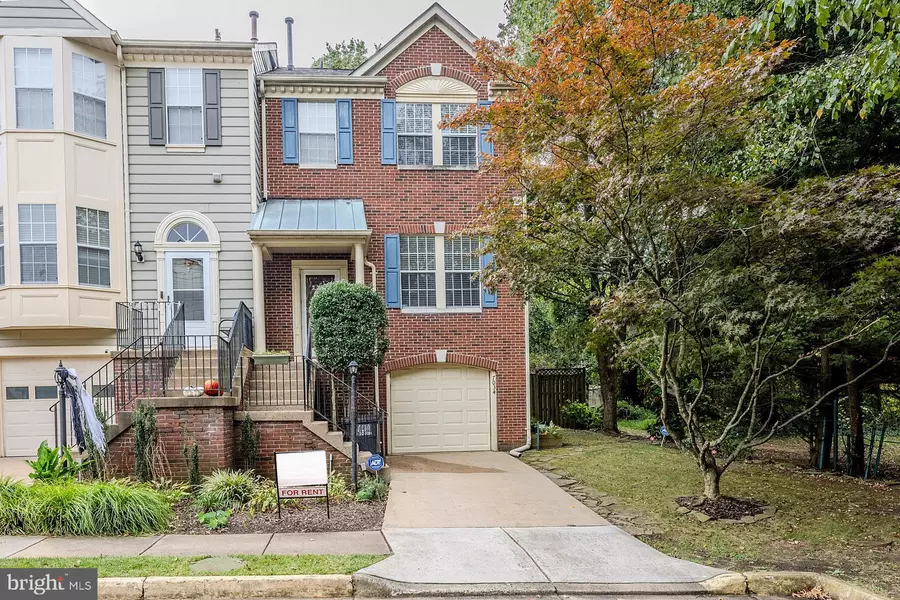 7034 GATTON SQ, Alexandria, VA 22315