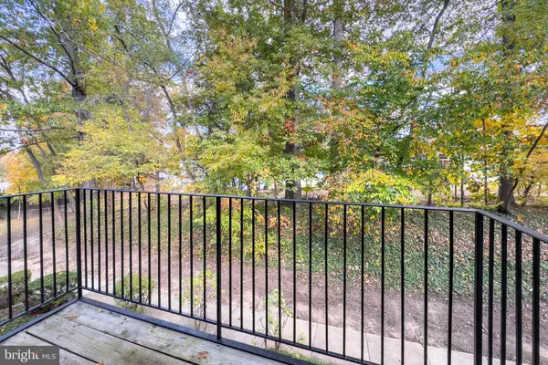 Burke, VA 22015,6311 FENESTRA CT #137B