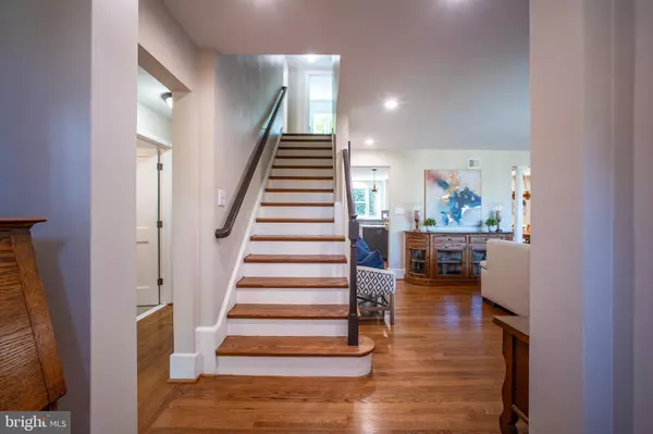 Arlington, VA 22207,3120 N POLLARD