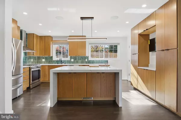 Kensington, MD 20895,3700 EMILY ST