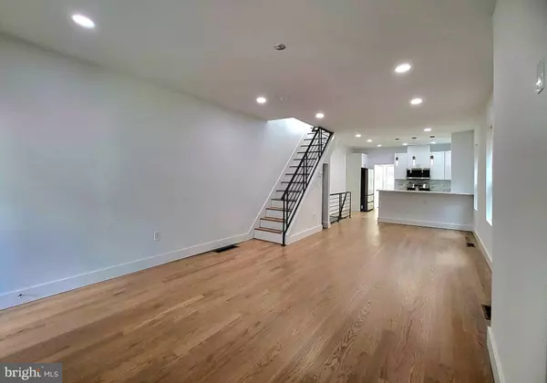 Philadelphia, PA 19135,5737 VANDIKE ST