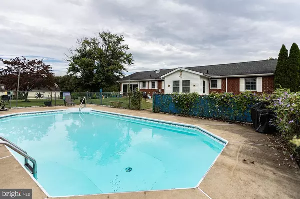 Luray, VA 22835,1 ROWE DR