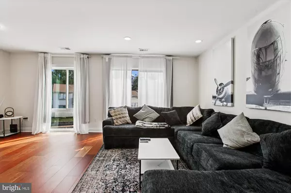 Woodbridge, VA 22192,12824 CARA DR