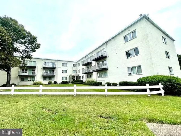 Hyattsville, MD 20782,5601 PARKER HOUSE TER #214