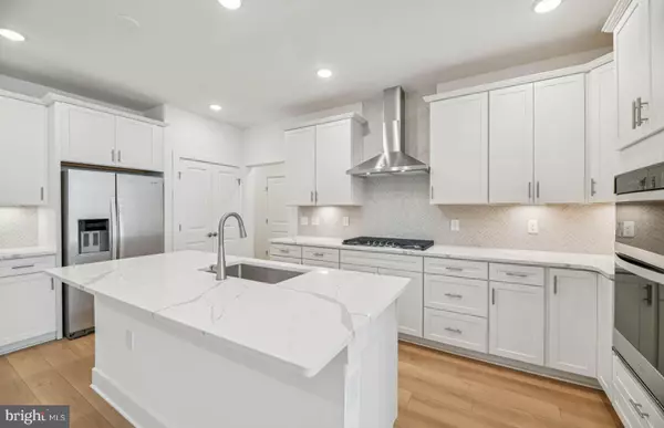 6172 AMBER LN, Haymarket, VA 20169