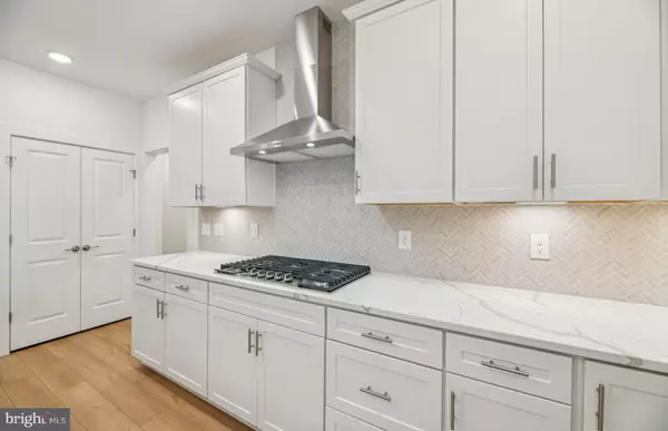 Haymarket, VA 20169,6172 AMBER LN