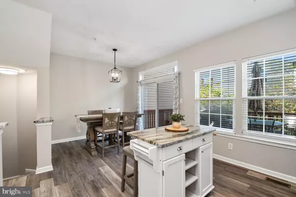 Glen Burnie, MD 21060,713 RAVEN GRN