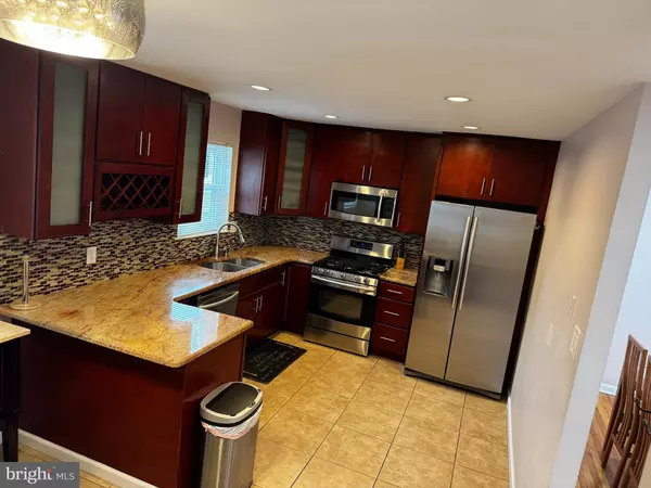 Philadelphia, PA 19116,11012 AUDUBON AVE