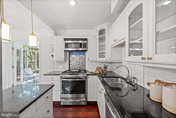 Alexandria, VA 22301,307 E OXFORD AVE #1/2
