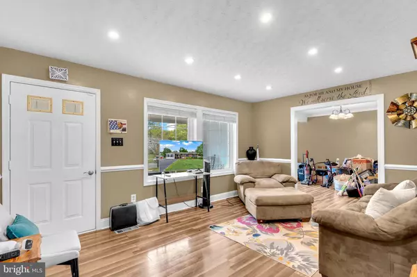 Waldorf, MD 20602,302 BARKSDALE AVE