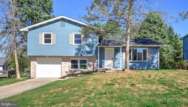 3204 N SCENIC RD, Harrisburg, PA 17109