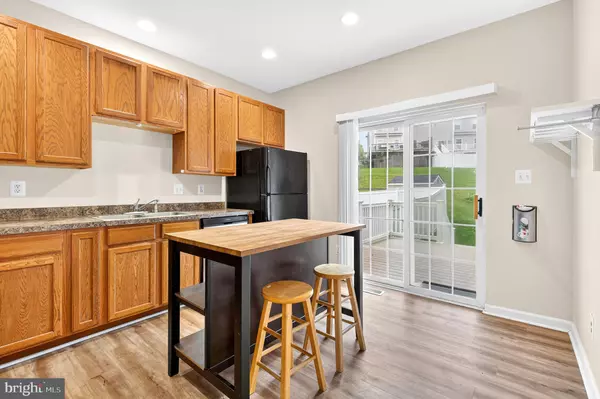 Lancaster, PA 17603,202 PENNSHIRE DR