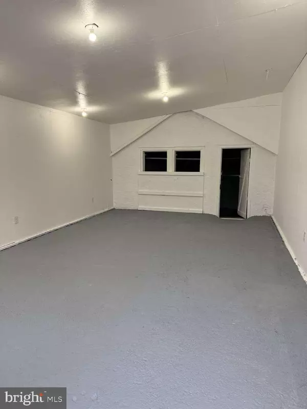 Manheim, PA 17545,123 S MAIN ST