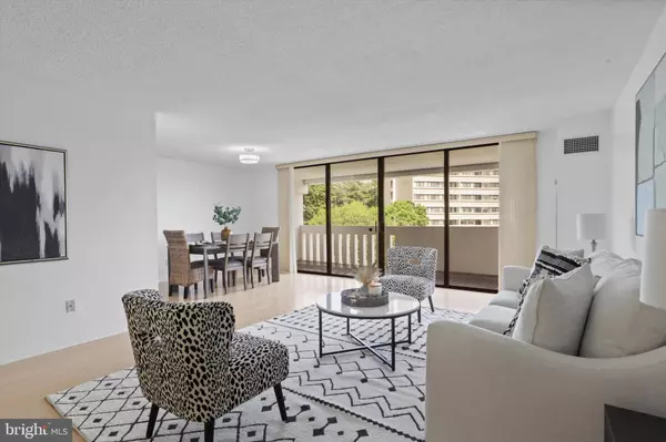 Alexandria, VA 22304,6101 EDSALL RD #611