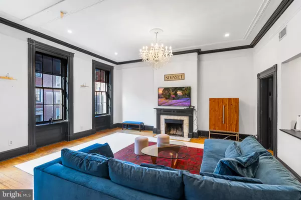 Philadelphia, PA 19107,1029-33 SPRUCE ST #200