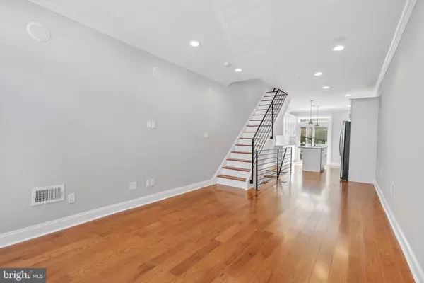 Philadelphia, PA 19125,2437 JASPER ST