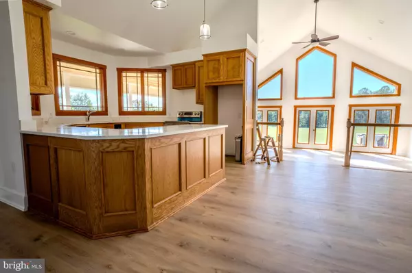 Reva, VA 22735,5618 W HOOVER RD