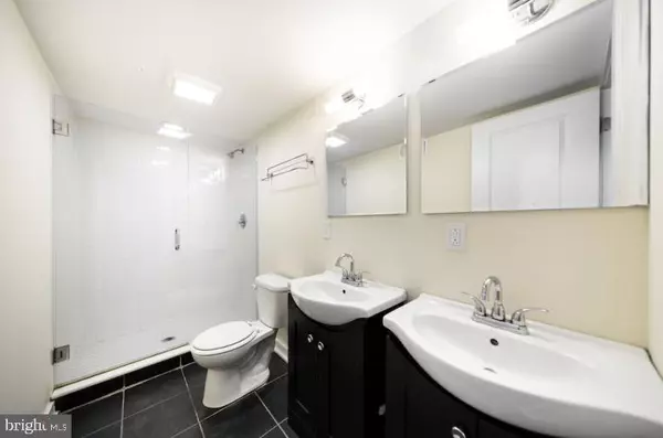 Philadelphia, PA 19103,2006 WALNUT ST #8