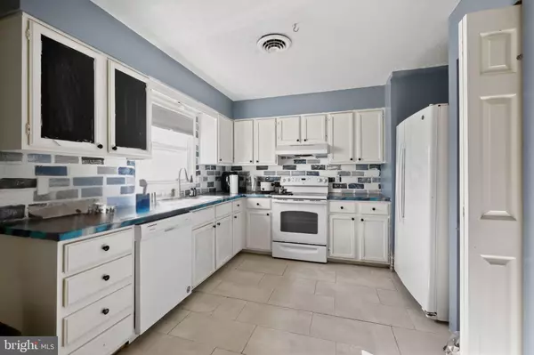 Inwood, WV 25428,1730 NADENBOUSCH LN