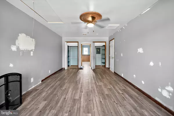 Inwood, WV 25428,1730 NADENBOUSCH LN