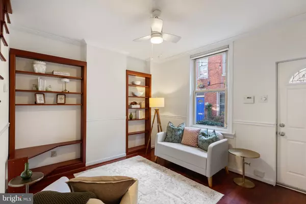 Philadelphia, PA 19147,914 S FAIRHILL ST