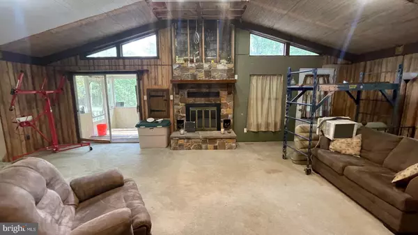 Augusta, WV 26704,4593 OLD MARTINSBURG RD