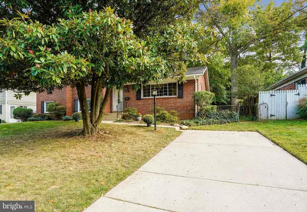 Bethesda, MD 20817,6216 ROCKHURST RD