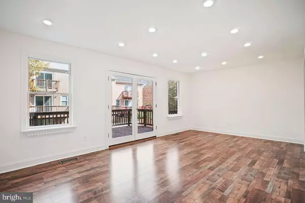 Annandale, VA 22003,5105 OVERLOOK PARK