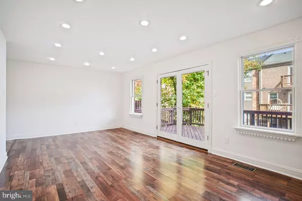 Annandale, VA 22003,5105 OVERLOOK PARK