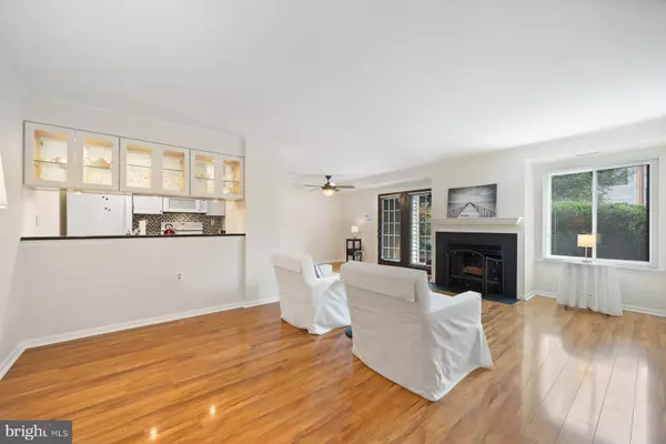 Glen Burnie, MD 21060,1113 CASTLE HARBOUR WAY #1B