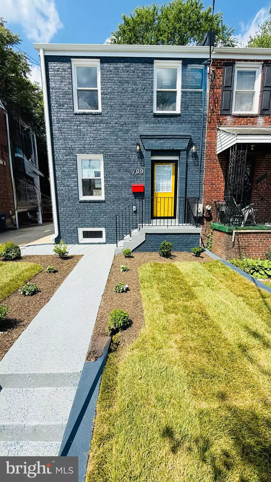Washington, DC 20019,709 ADRIAN ST SE