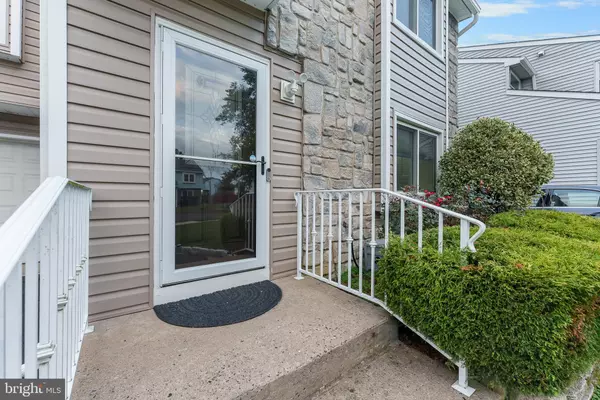 East Windsor, NJ 08520,17 WINCHESTER DR