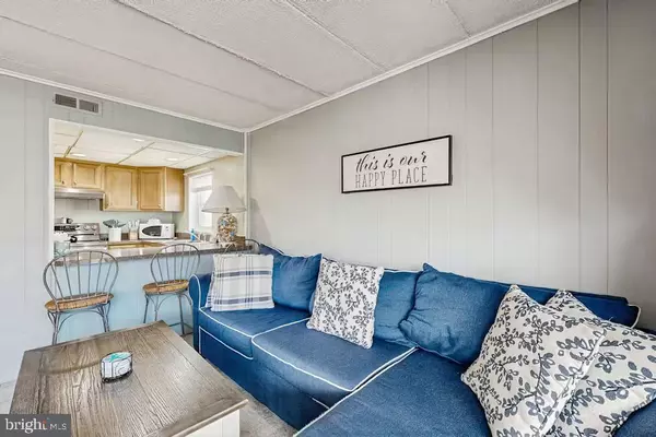 Ocean City, MD 21842,15 143RD ST #302