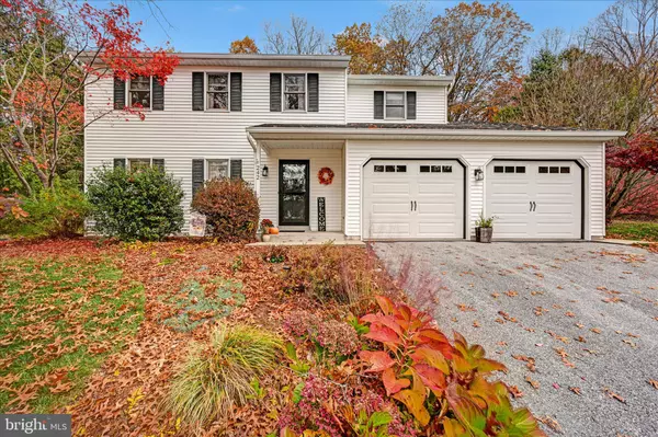 242 PERSIMMON LN, Elizabethtown, PA 17022