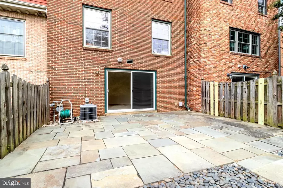 137 EAST ST NE, Vienna, VA 22180